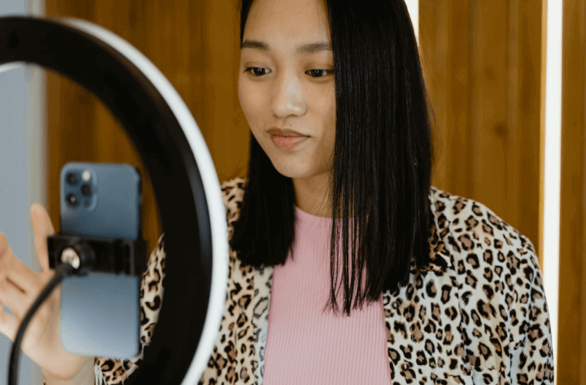 Les créateurs de mode utilisent des outils de suppression de filigrane pour garder leurs vidéos professionnelles