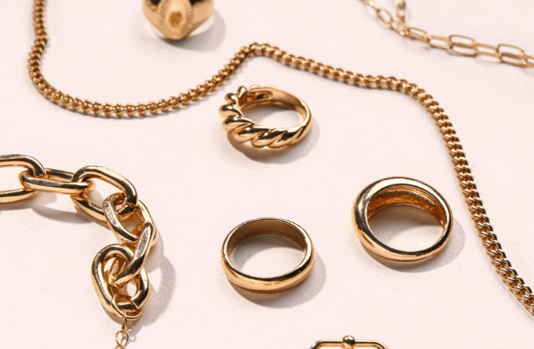 collection de bijoux essentiels
