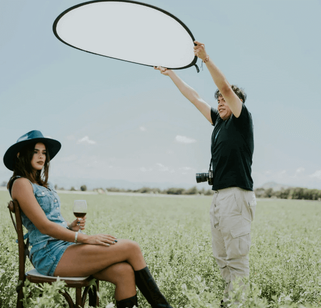 Guide de l’influenceur de la mode sur les séances photo en extérieur : toiles de fond, terrasse et zones d’entrée