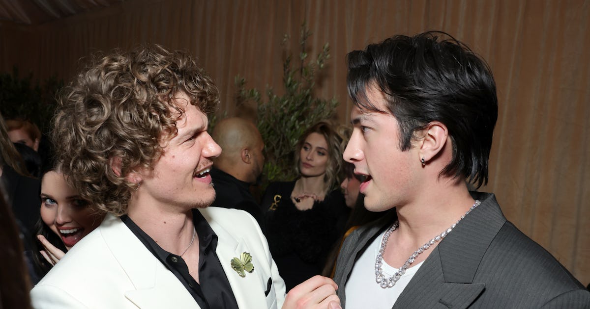 Des petits amis ? Non, petits amis.