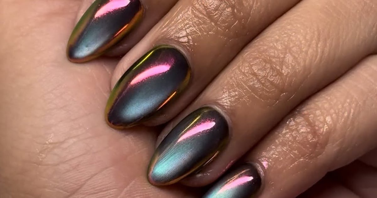 La tendance des ongles « Mood Ring » de TikTok est délicieusement années 90