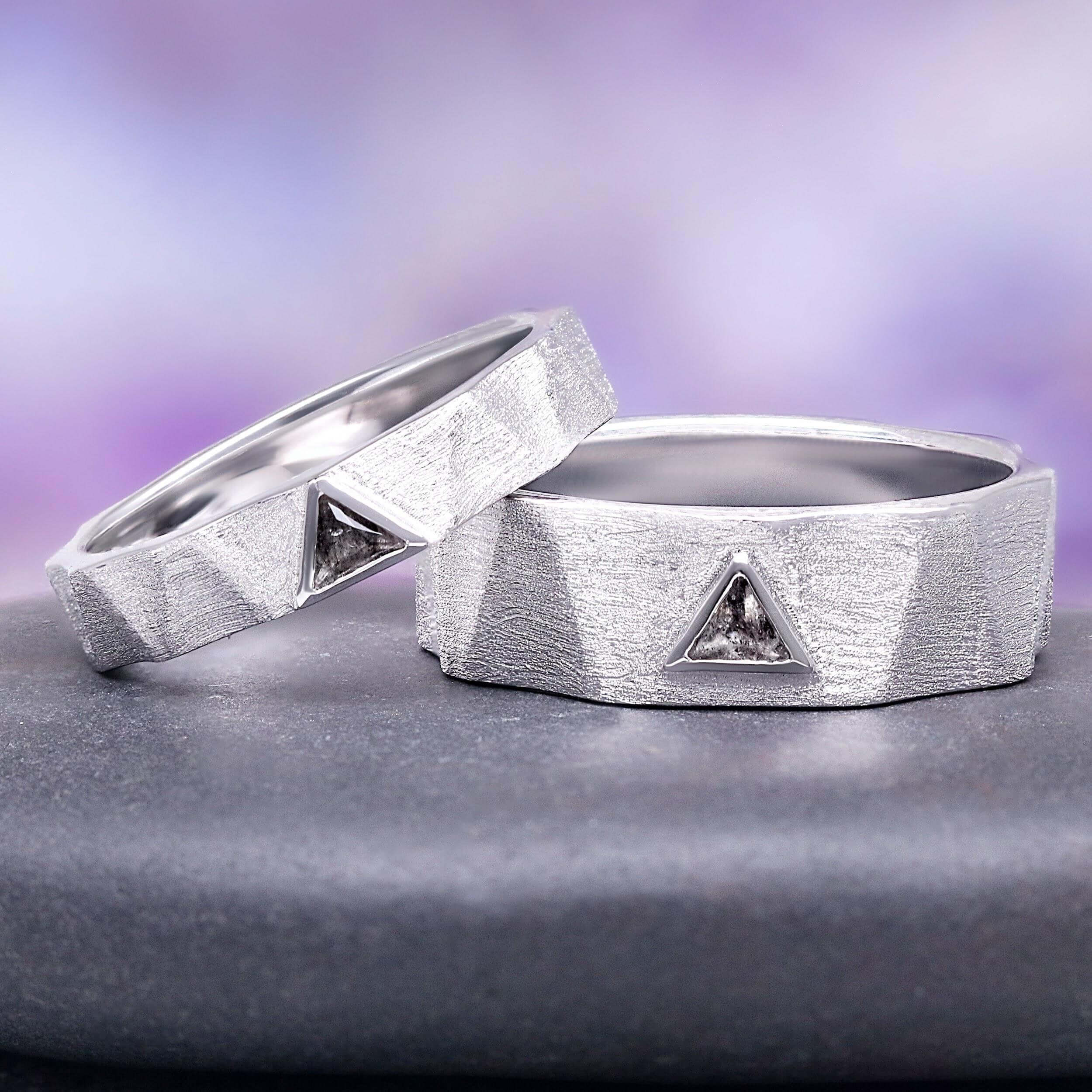 Deux bagues couples coordonnées avec des diamants galaxie Herkimer